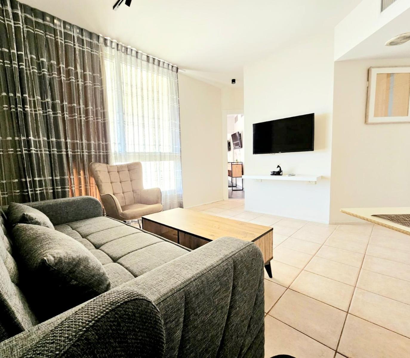 Go To Apartments In Leonardo 바트얌 외부 사진